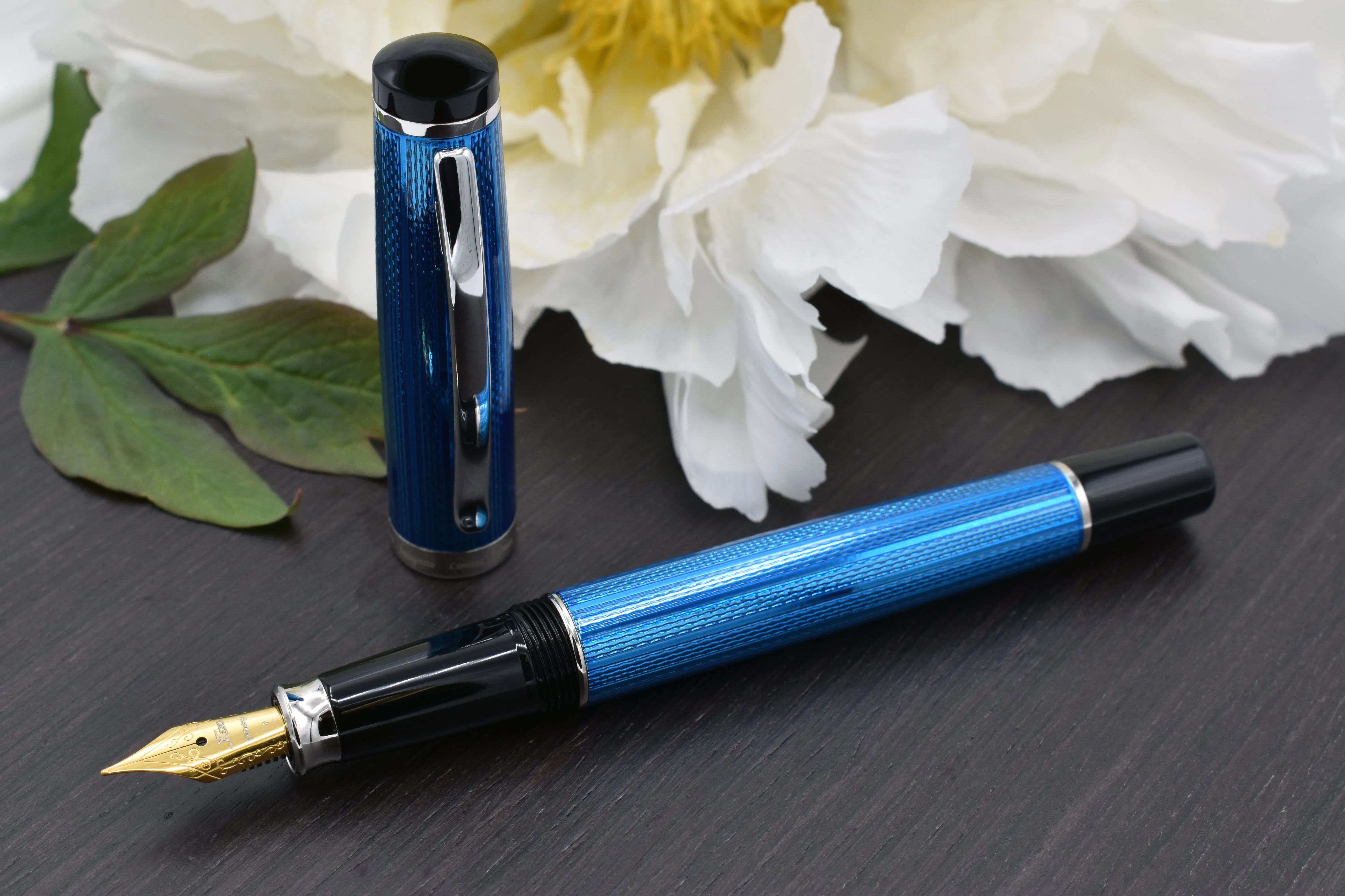 Incognito Diamond-Cut Lacquered Brass Fountain Pen (Fine Nib) - Deep Blue